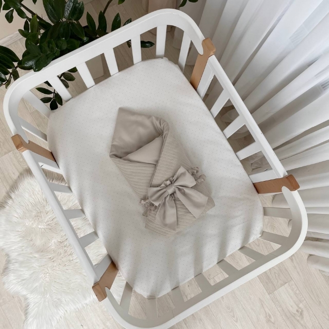 Paturica bebe din satin si material tricotat cu pilota si fundita, latte (3)